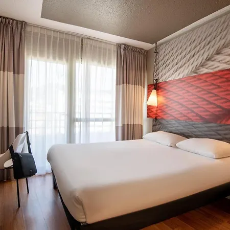 Hotel Ibis Cannes Plage La Bocca Exterior foto